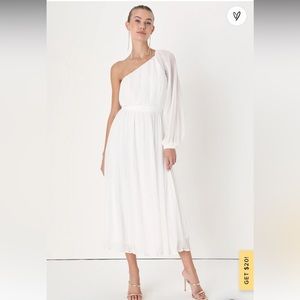 White pleated single shoulder dress